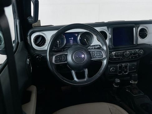 Used 2023 Jeep Wrangler Unlimited Sahara AWD/4WD image 17