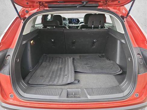 Used 2024 Chevrolet Trax LS w/ LS Convenience Package FWD image 10
