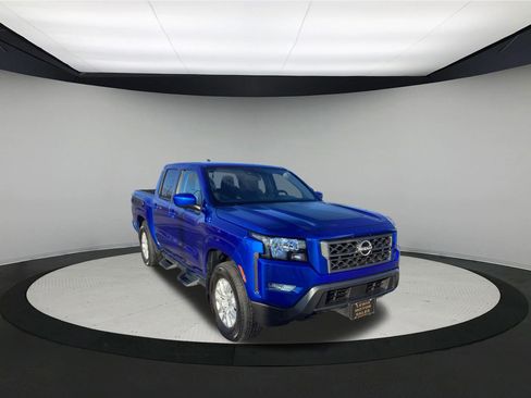 Used 2024 Nissan Frontier SV w/ SV Convenience Package image 2