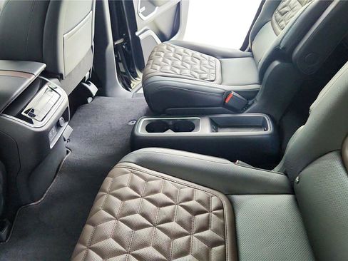 New 2026 Nissan Armada Platinum image 38