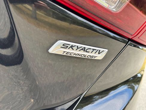 Used 2018 MAZDA MAZDA3 Sport image 35