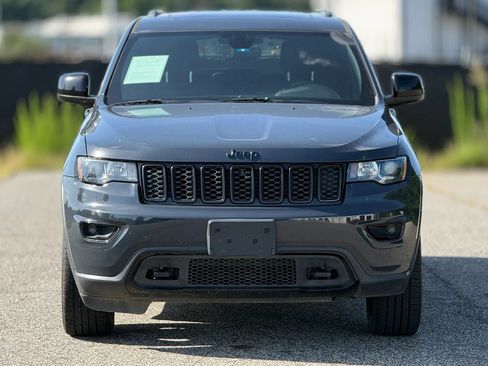Used 2018 Jeep Grand Cherokee Laredo AWD/4WD image 5