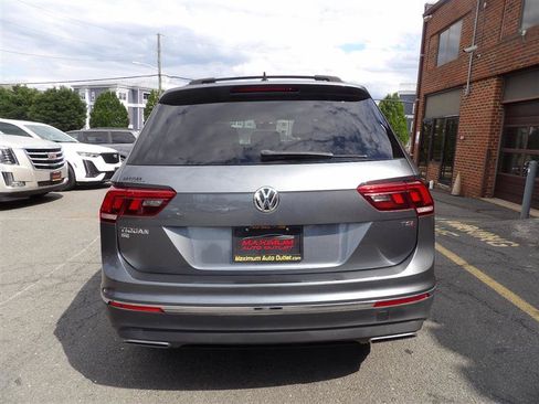 Used 2018 Volkswagen Tiguan SE FWD image 4
