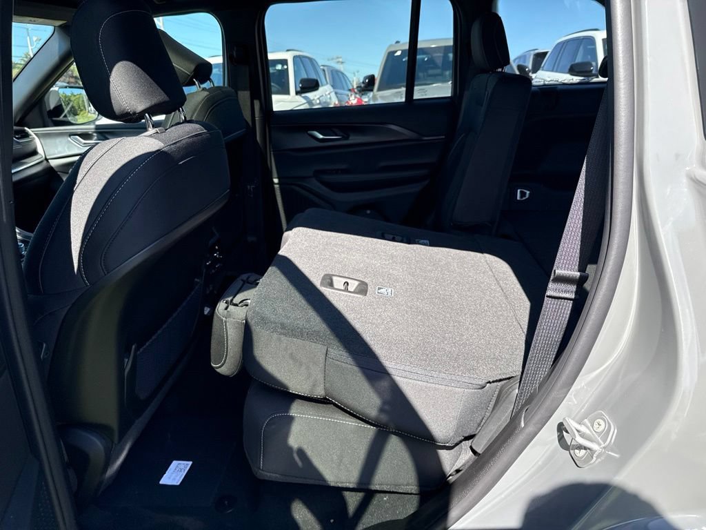 New 2027 Jeep Grand Cherokee Laredo X AWD/4WD image 21
