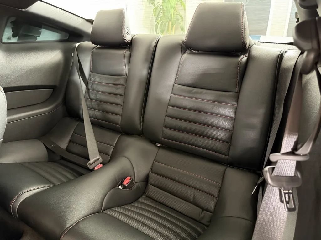 Used 2012 Ford Mustang GT RWD image 30