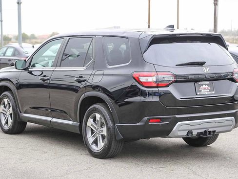 Certified 2024 Honda Pilot EX-L image 8