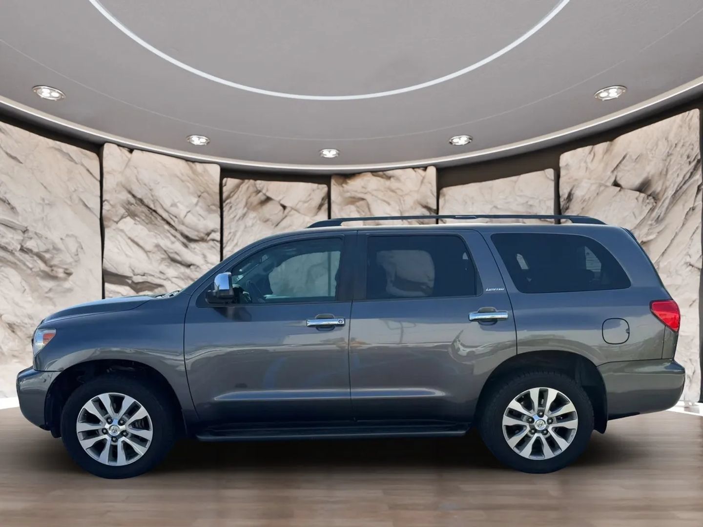 Used 2016 Toyota Sequoia Limited w/ Safety & Convenience Package AWD/4WD image 5