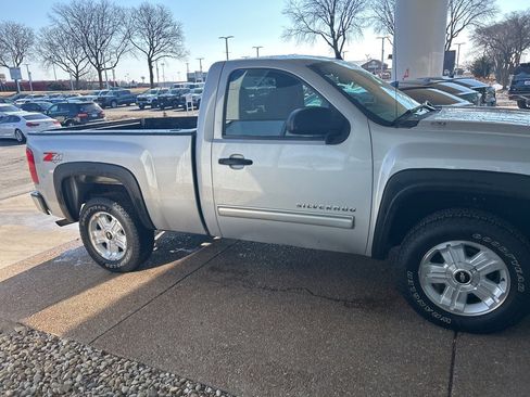 Used 2011 Chevrolet Silverado 1500 LT w/ Interior Plus Package image 4