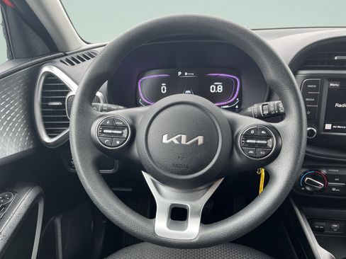 Used 2025 Kia Soul LX FWD image 26