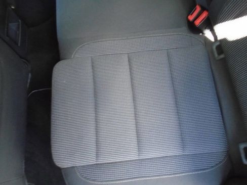 Used 2014 Volkswagen Golf 4-Door image 16