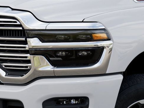 New 2026 RAM 2500 Laramie AWD/4WD image 11