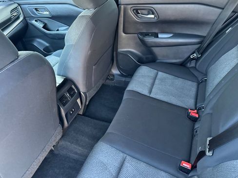 Used 2024 Nissan Rogue SV image 12