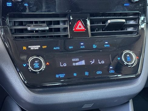 Used 2022 Hyundai Ioniq SE FWD image 17