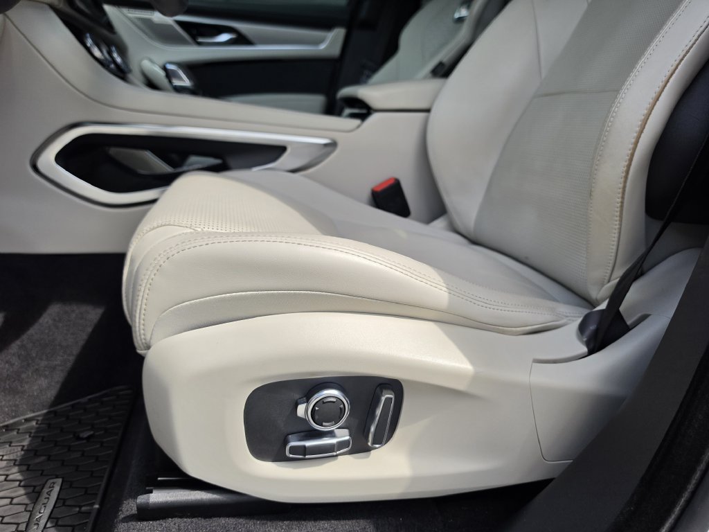 Used 2024 Jaguar F-PACE R-Dynamic S AWD/4WD image 15