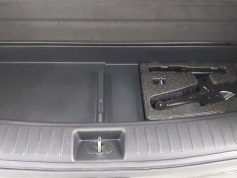 Used 2024 Kia Sorento S image 29