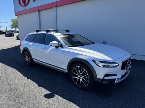 Used 2019 Volvo V90 T6 Cross Country w/ Protection Package Premier AWD/4WD image 4