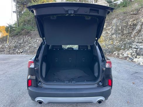 Certified 2022 Ford Escape SEL image 9