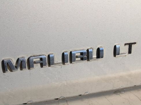 Used 2010 Chevrolet Malibu LT image 9