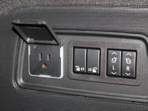 Used 2023 Cadillac Escalade V AWD/4WD image 37