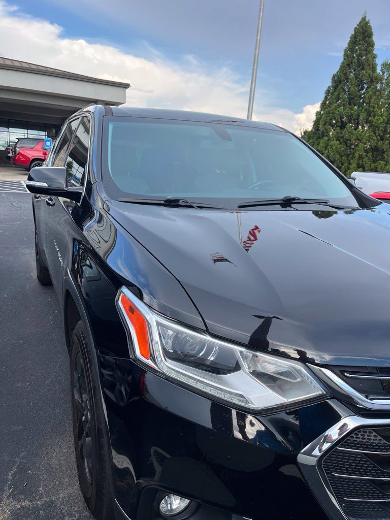 Used 2020 Chevrolet Traverse LT FWD image 3