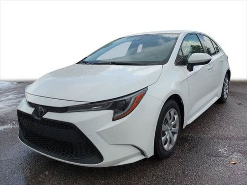 Certified 2022 Toyota Corolla LE FWD image 1