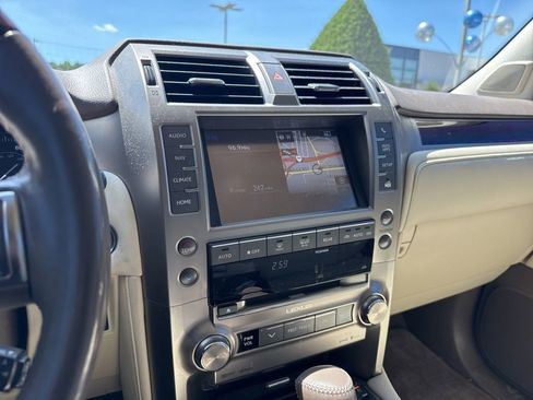 Used 2019 Lexus GX 460 Premium w/ Premium Package AWD/4WD image 11