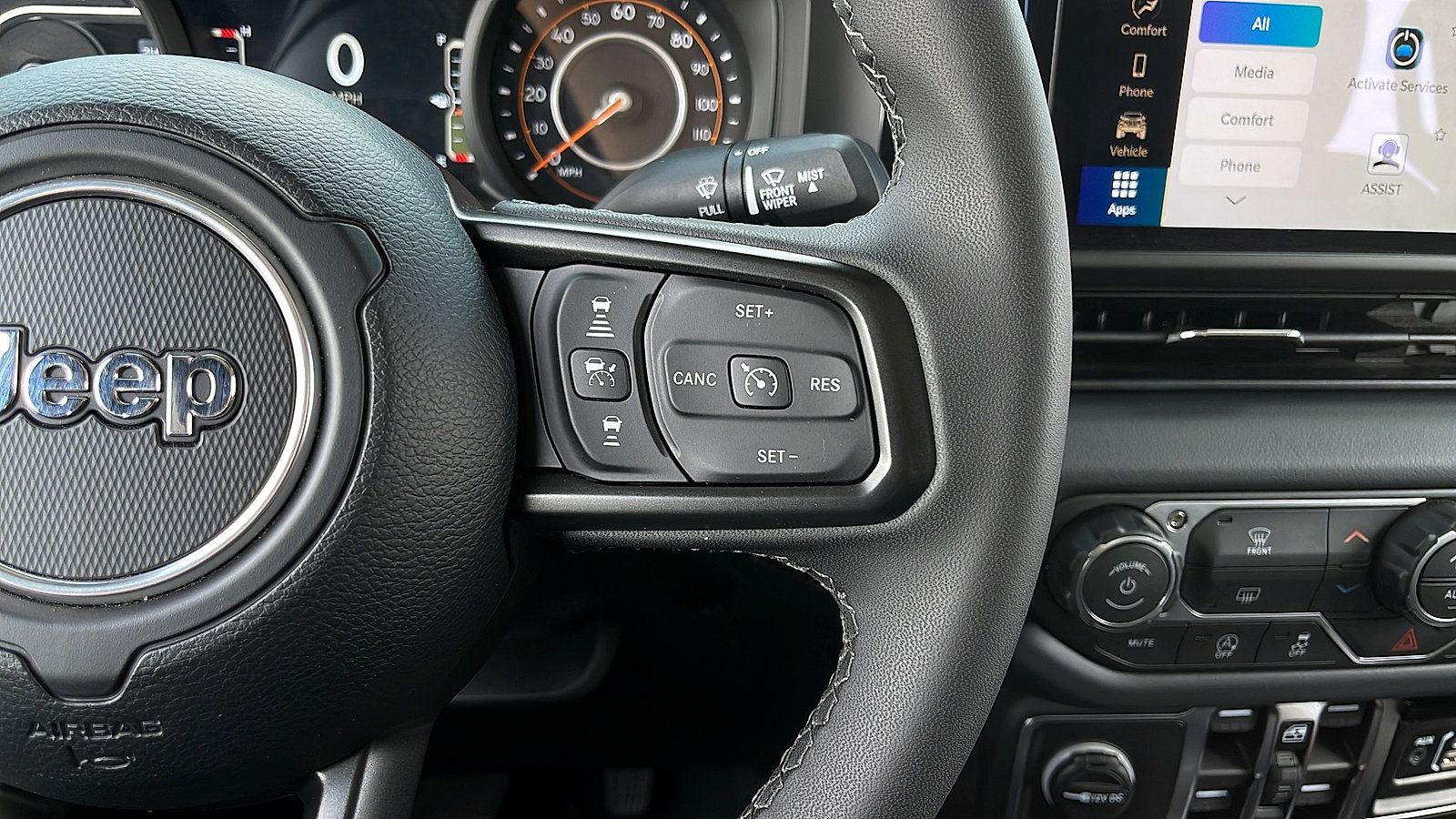 Used 2026 Jeep Gladiator Mojave AWD/4WD image 13