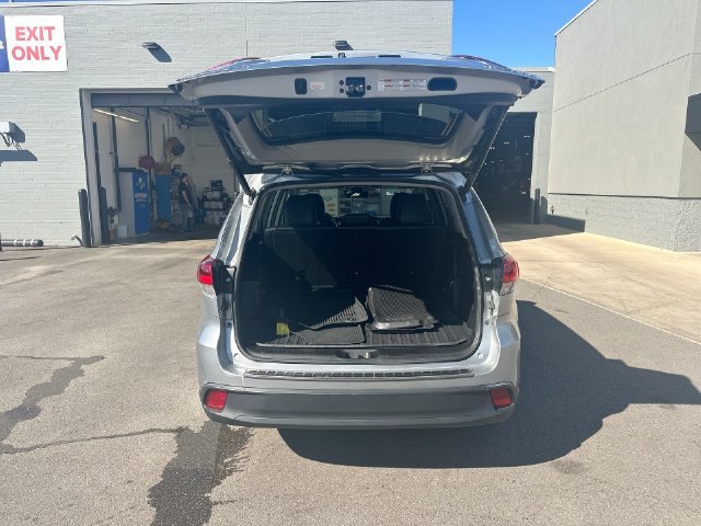 Used 2019 Toyota Highlander XLE AWD/4WD image 26