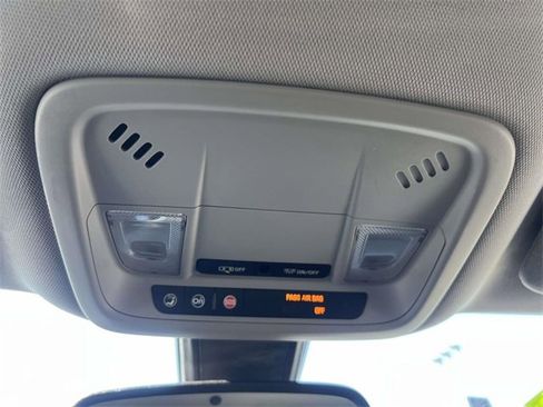 Used 2018 Chevrolet Malibu LT image 31