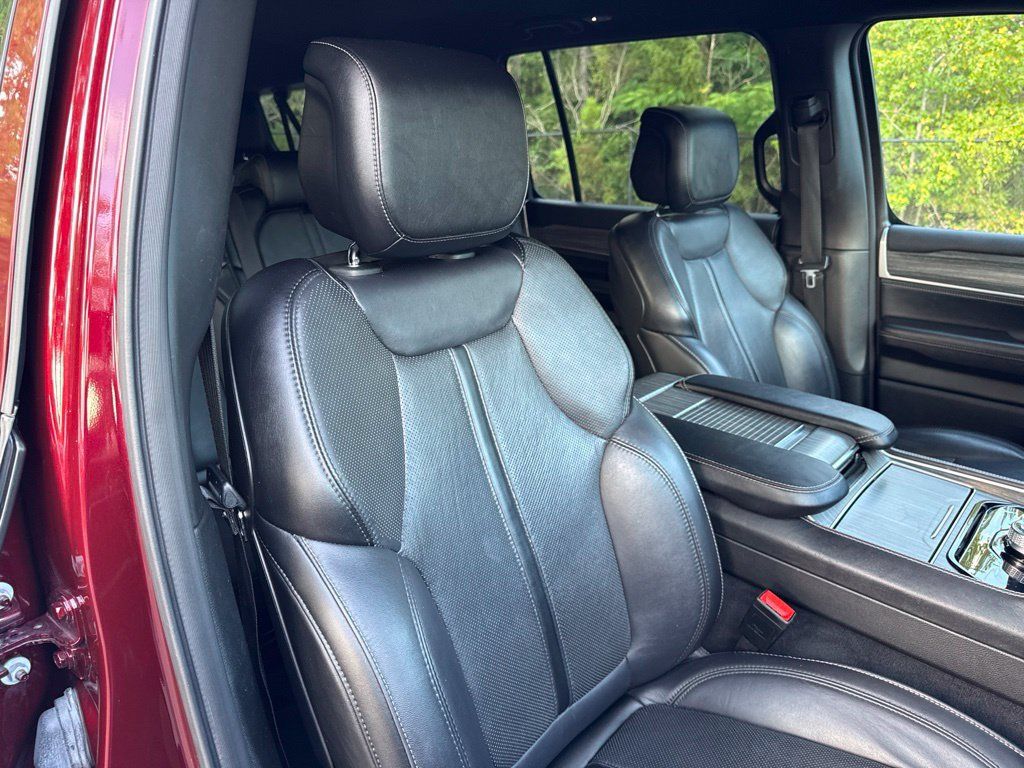 Used 2024 Jeep Wagoneer L Series II w/ Flexible Seating Group AWD/4WD image 41