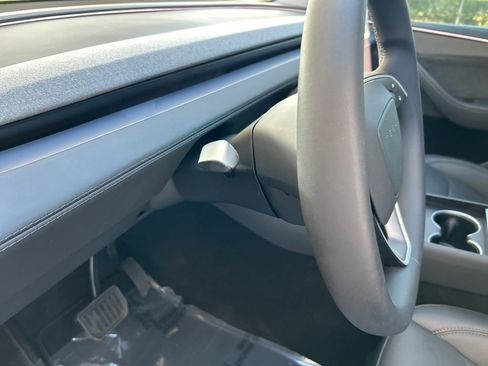 Used 2026 Tesla Model Y 2WD image 40