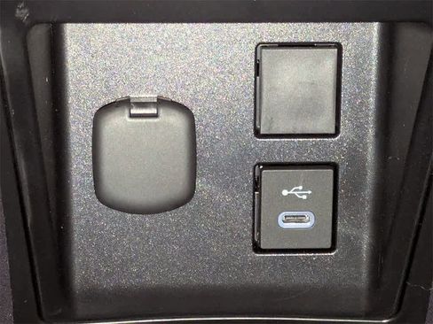 Used 2025 Toyota Crown XLE image 16