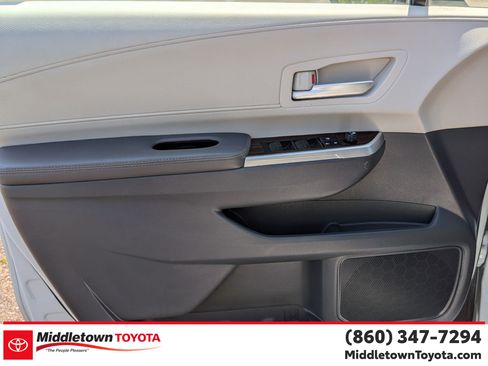Certified 2024 Toyota Sienna XLE AWD/4WD image 9