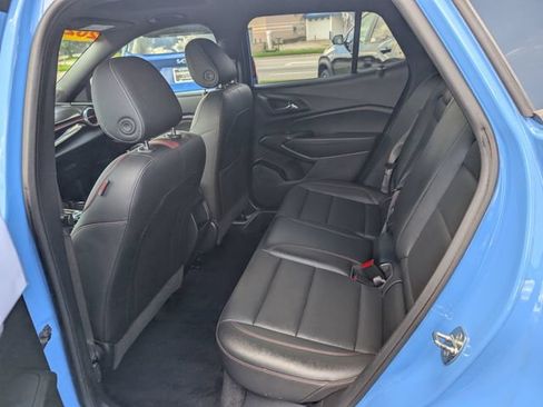 Used 2024 Chevrolet Trax RS FWD image 11