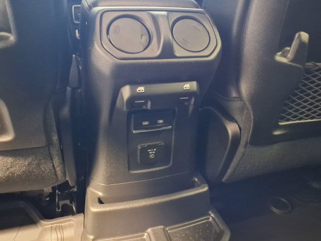 Used 2024 Jeep Wrangler Unlimited Rubicon w/ Convenience Group AWD/4WD image 15