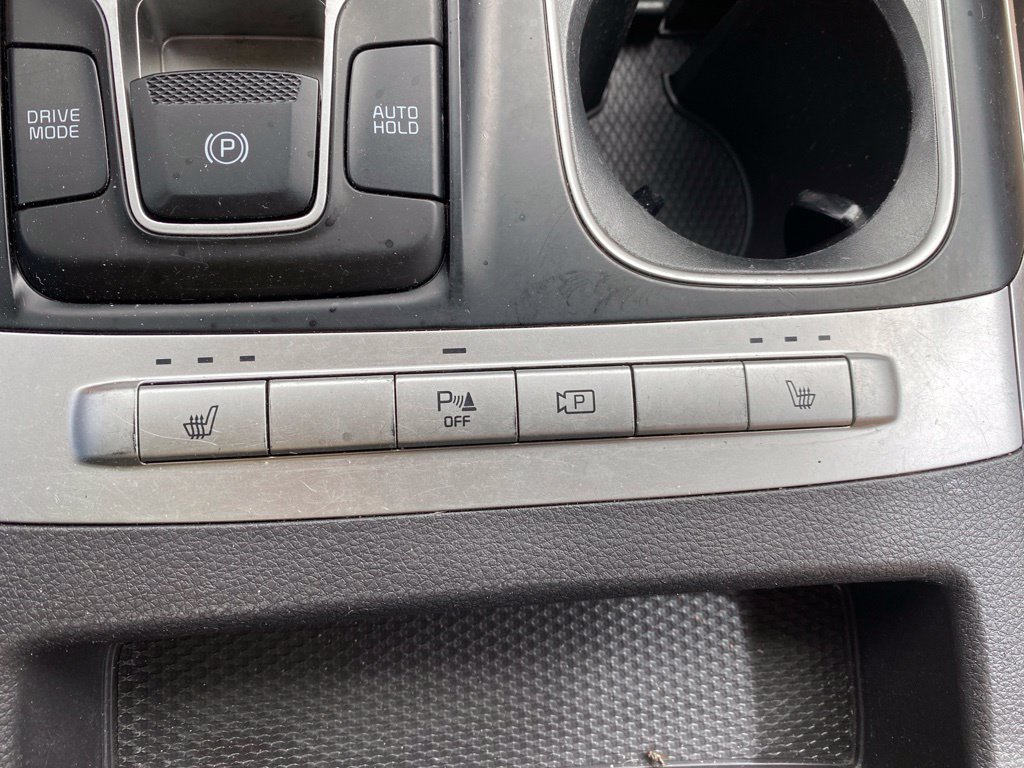 Certified 2024 Kia Carnival LX FWD image 19