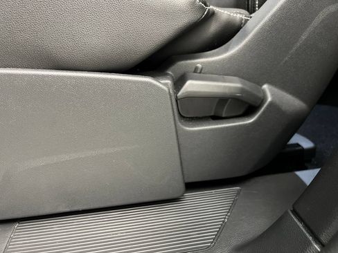 Used 2026 Volkswagen Atlas SE FWD image 19