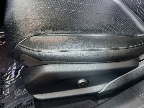 Used 2018 Mercedes-Benz E 300 4MATIC image 18