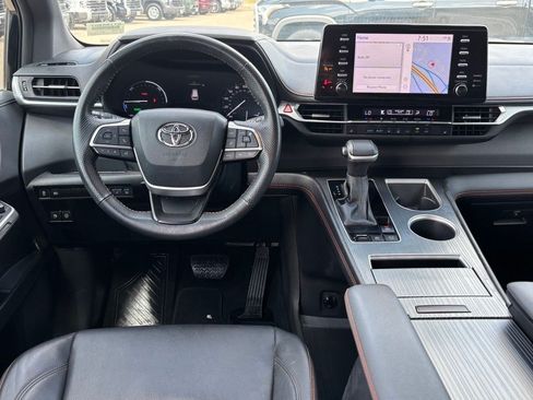 Certified 2024 Toyota Sienna XSE FWD image 10