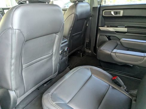 Used 2022 Ford Explorer XLT w/ Equipment Group 202A AWD/4WD image 25