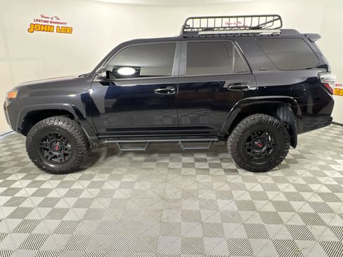Used 2022 Toyota 4Runner SR5 Premium w/ Moonroof Package AWD/4WD image 2