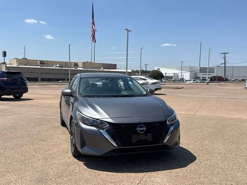 Certified 2025 Nissan Sentra SV FWD image 3