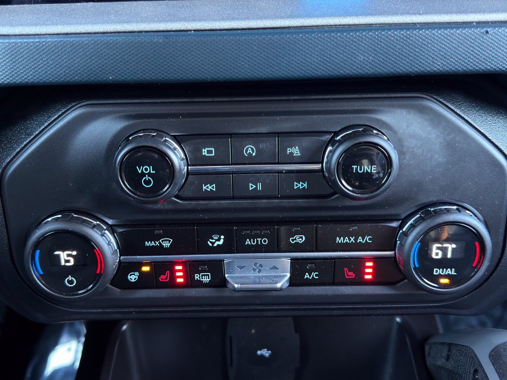 Used 2024 Ford Bronco Outer Banks w/ Sasquatch Package AWD/4WD image 32