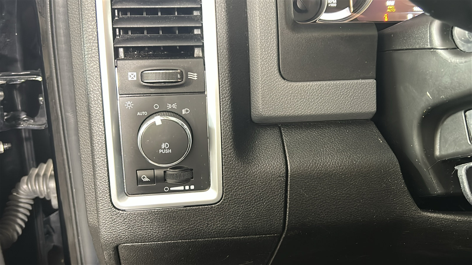 Used 2019 RAM 1500 Big Horn AWD/4WD image 24