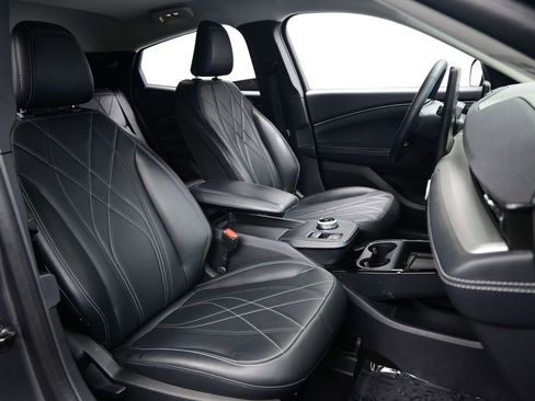 Used 2023 Ford Mustang Mach-E Select RWD image 9