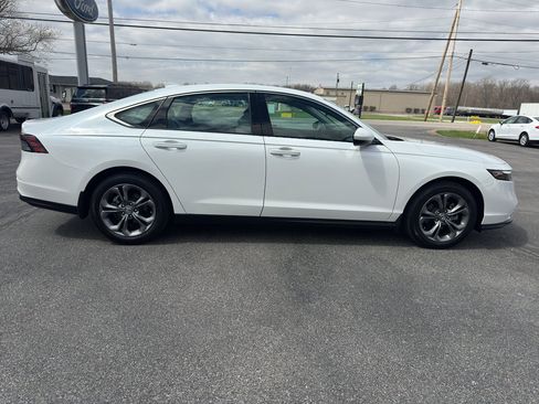 Used 2024 Honda Accord EX image 2