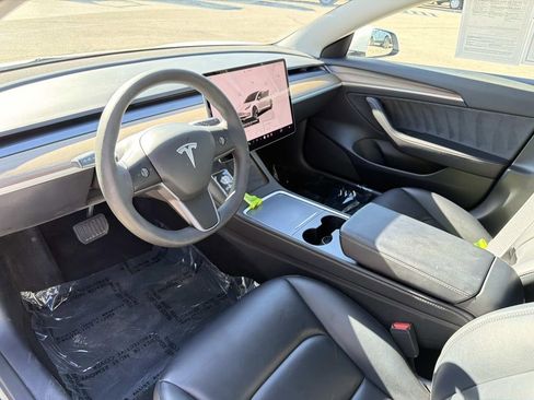 Used 2023 Tesla Model 3 Standard Range image 16
