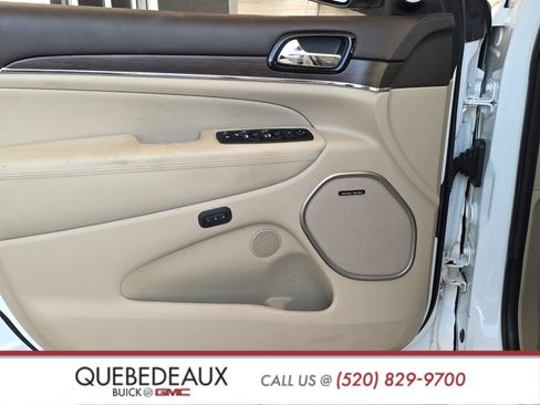 Used 2020 Jeep Grand Cherokee Overland AWD/4WD image 9