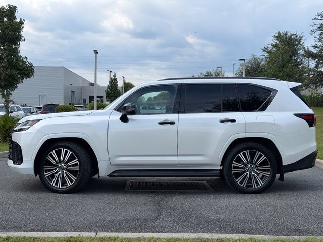 Used 2025 Lexus LX 600 4WD w/ Appearance Package image 4