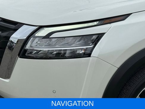 Used 2022 Nissan Pathfinder Platinum w/ Cargo Package AWD/4WD image 13